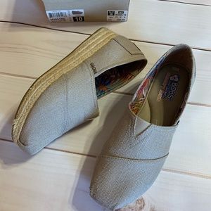 Skechers women 10 Bobs slip on wedge espadrille